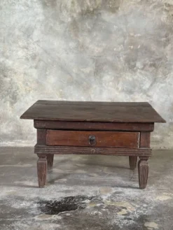 Petit écritoire table basse ancienne indonésienne en teck H33 40,5x55