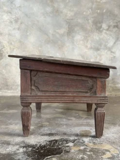 Petit écritoire table basse ancienne indonésienne en teck H33 40,5x55