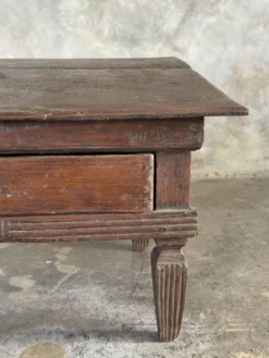 Petit écritoire table basse ancienne indonésienne en teck H33 40,5x55