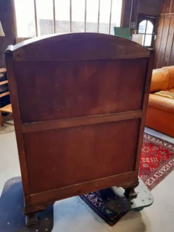 Petite armoire anglaise.