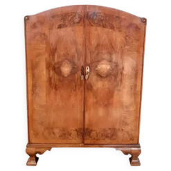 Petite armoire anglaise.