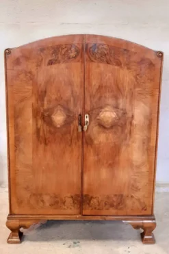 Petite armoire anglaise.