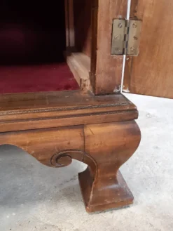 Petite armoire anglaise.