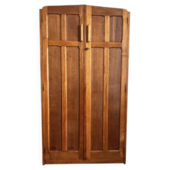 Petite armoire anglaise en chêne début XXe aux proportions atypiques une rareté