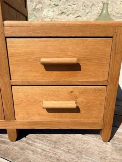 Petite armoire asymétrique « Pénélope »