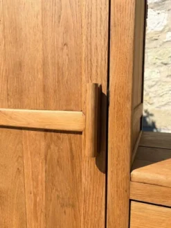 Petite armoire asymétrique « Pénélope »