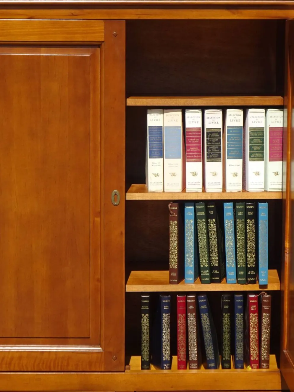 Petite armoire bibliothèque en merisier style Louis Philippe