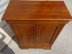 Petite armoire bibliothèque en merisier style Louis Philippe