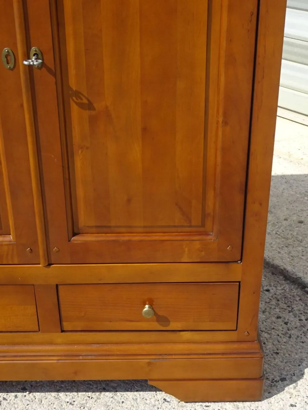 Petite armoire bibliothèque en merisier style Louis Philippe
