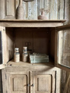 Petite armoire vitrée ancienne