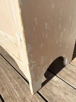 Petite armoire vitrée « Pâquerette »