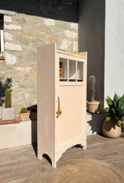 Petite armoire vitrée « Pâquerette »