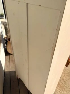 Petite armoire vitrée « Pâquerette »