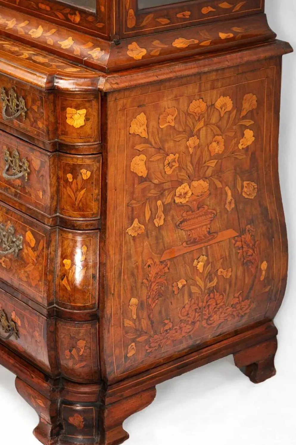 Petite armoire vitrine néerlandaise ancienne en marqueterie florale