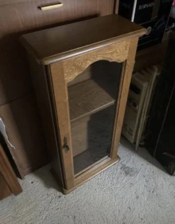 Petite bibliothèque bois vitrée
