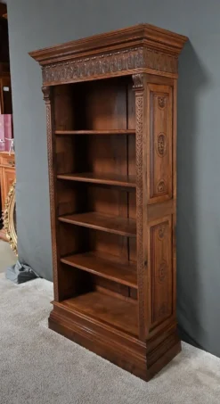 Petite Bibliothèque en Noyer – Début XXe