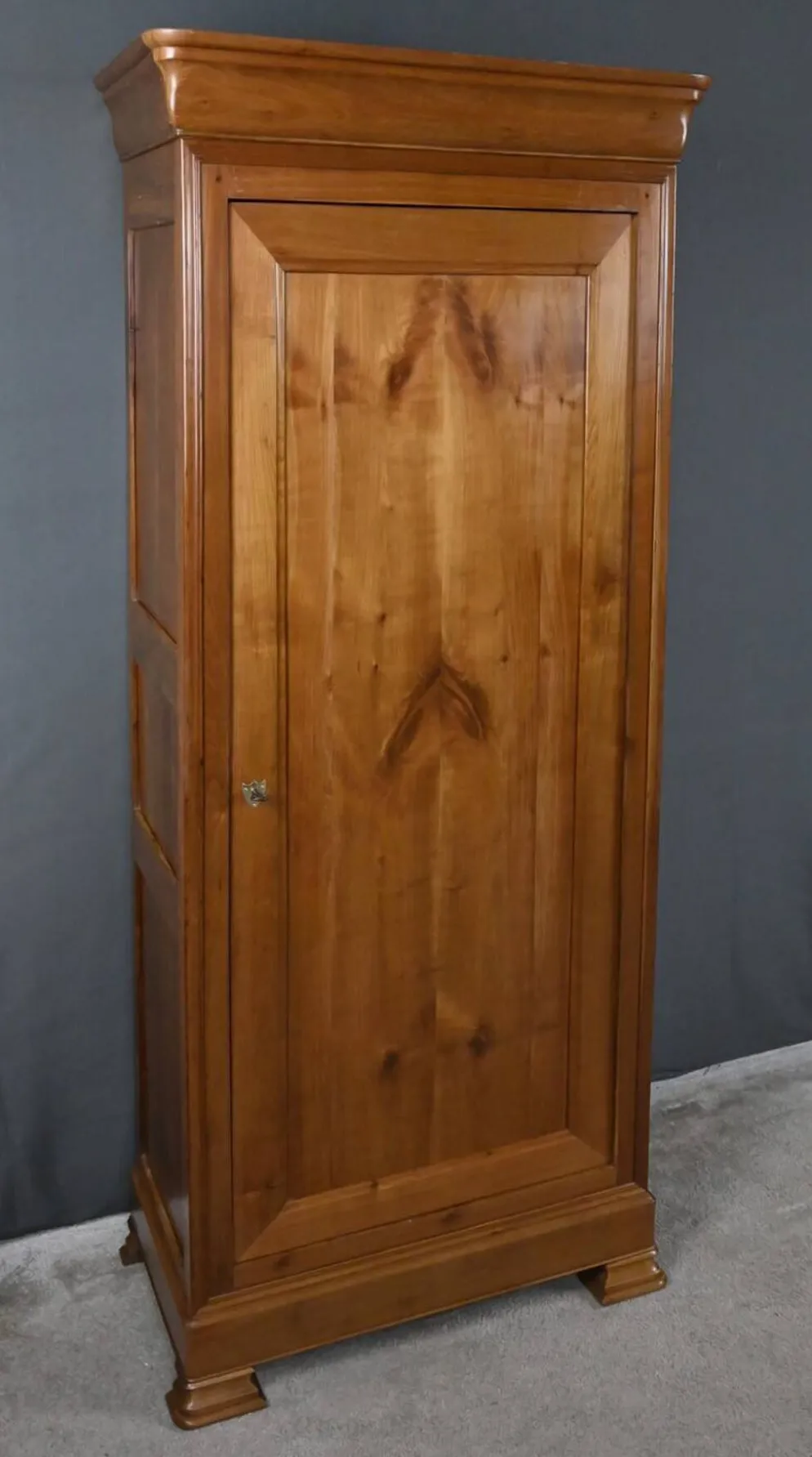 Petite bonnetière en merisier, style Louis Philippe – fin XIXe