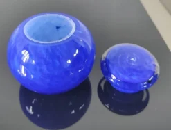 Petite boîte en verre soufflé artisanal bleu cobalt
