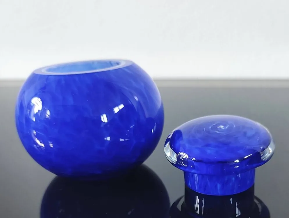 Petite boîte en verre soufflé artisanal bleu cobalt