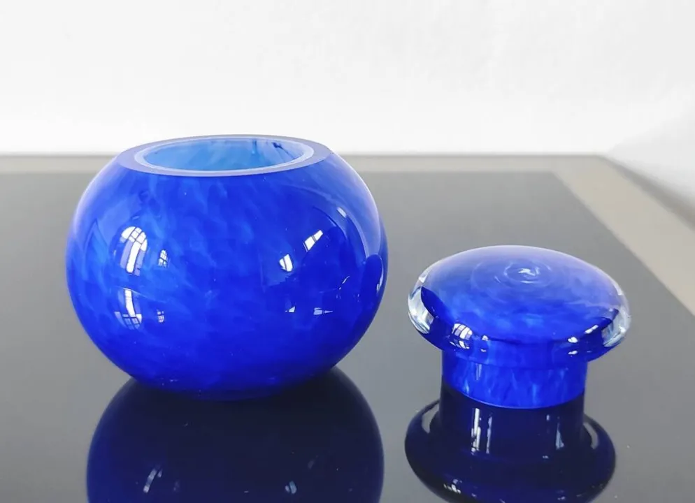 Petite boîte en verre soufflé artisanal bleu cobalt