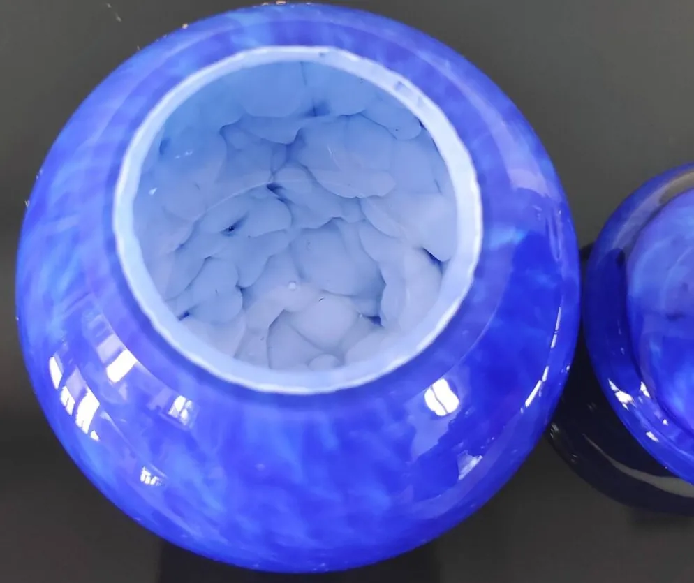 Petite boîte en verre soufflé artisanal bleu cobalt