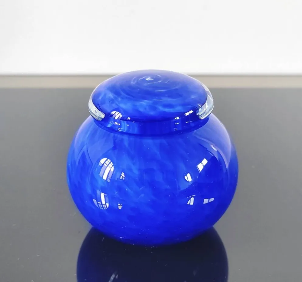 Petite boîte en verre soufflé artisanal bleu cobalt