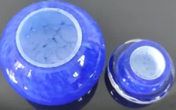 Petite boîte en verre soufflé artisanal bleu cobalt