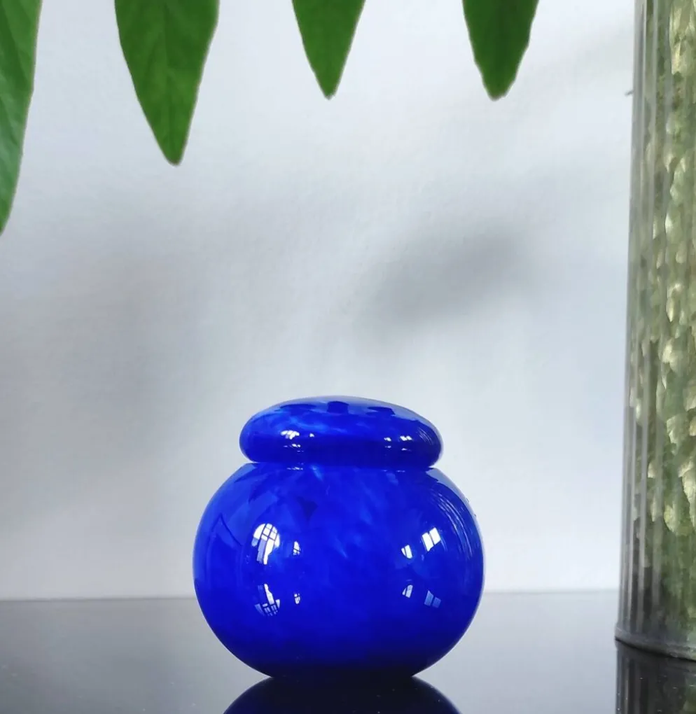 Petite boîte en verre soufflé artisanal bleu cobalt