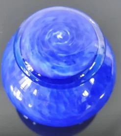 Petite boîte en verre soufflé artisanal bleu cobalt