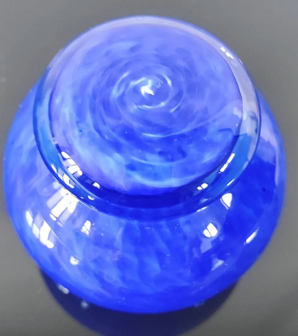 Petite boîte en verre soufflé artisanal bleu cobalt