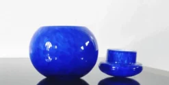 Petite boîte en verre soufflé artisanal bleu cobalt
