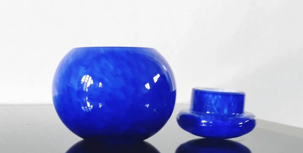 Petite boîte en verre soufflé artisanal bleu cobalt
