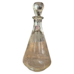 Petite carafe vintage en verre gravé – décor cerf et forêt