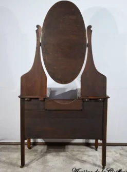 Petite coiffeuse anglaise en acajou – 1920