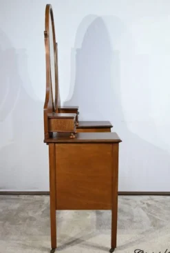 Petite coiffeuse anglaise en acajou – 1920