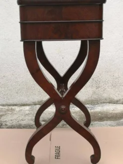 PETITE COIFFEUSE DE DAME EN ACAJOU STYLE RESTAURATION DU XIXème SIÈCLE
