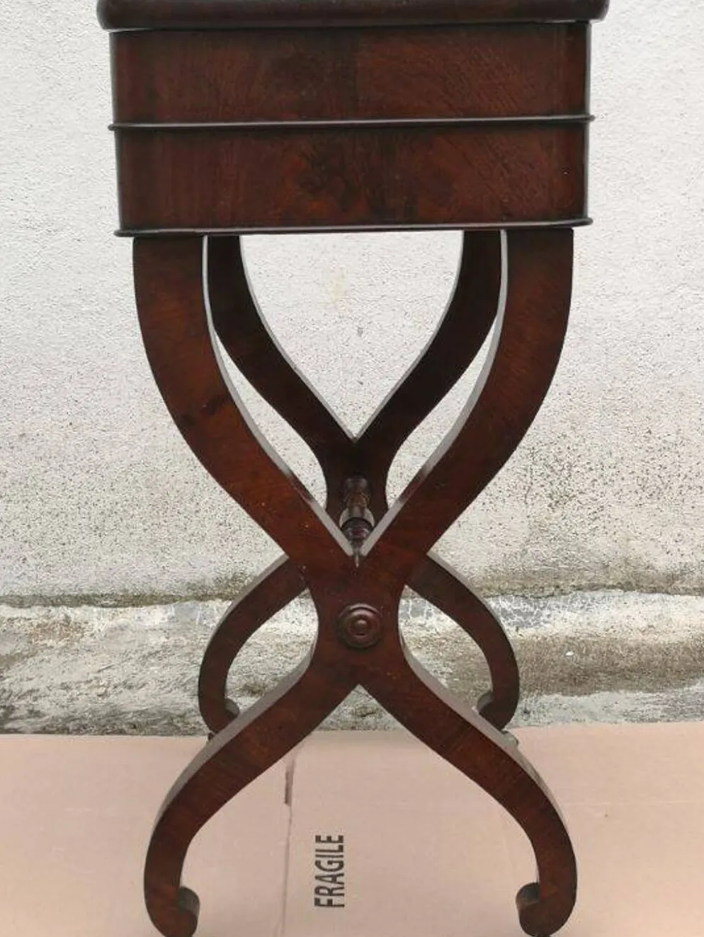 PETITE COIFFEUSE DE DAME EN ACAJOU STYLE RESTAURATION DU XIXème SIÈCLE