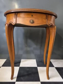 Petite coiffeuse table de nuit chevet style Louis XV