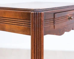 Petite commode Art déco en chêne massif