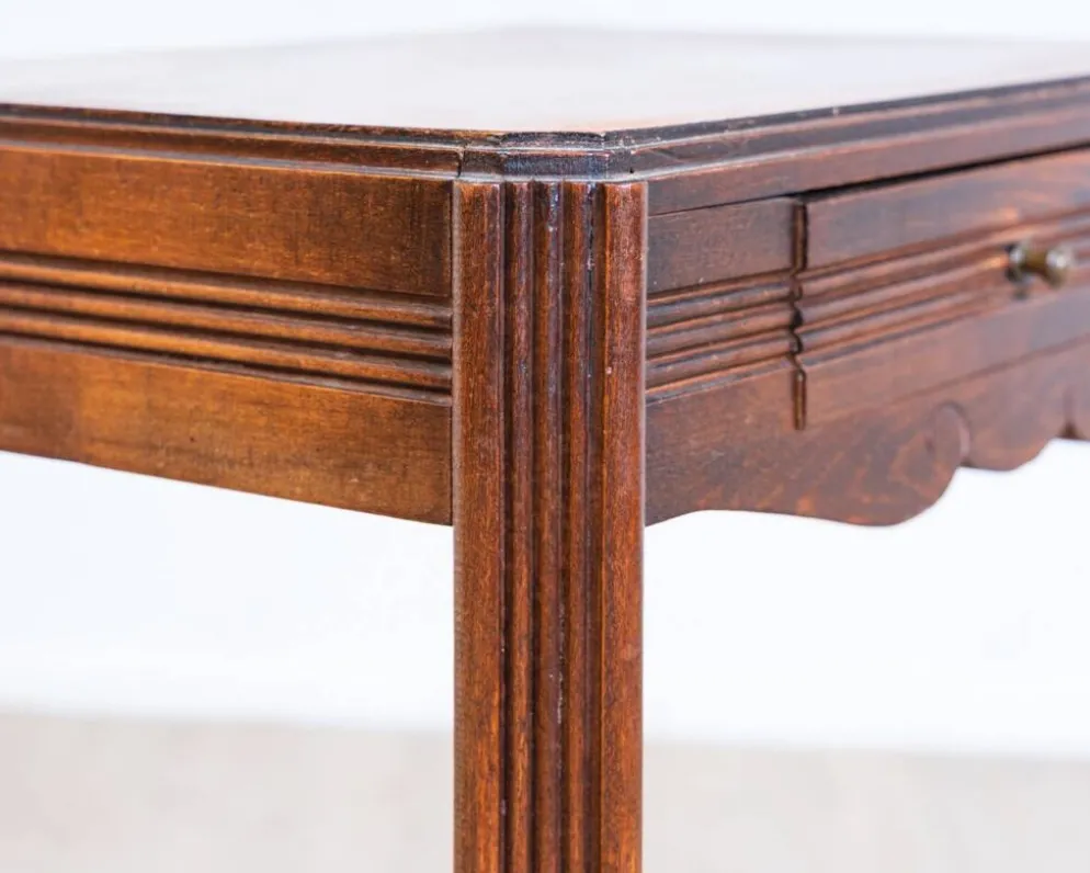 Petite commode Art déco en chêne massif