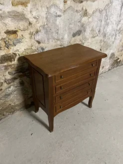 Petite commode en bois 3 tiroirs et plateau ouvrant – meuble d’appoint