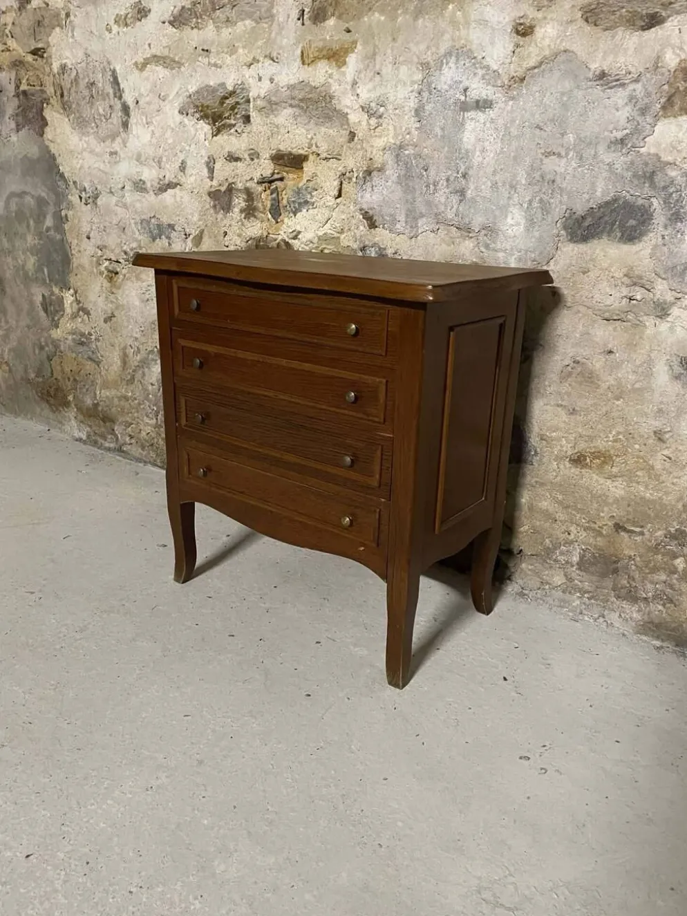 Petite commode en bois 3 tiroirs et plateau ouvrant – meuble d’appoint