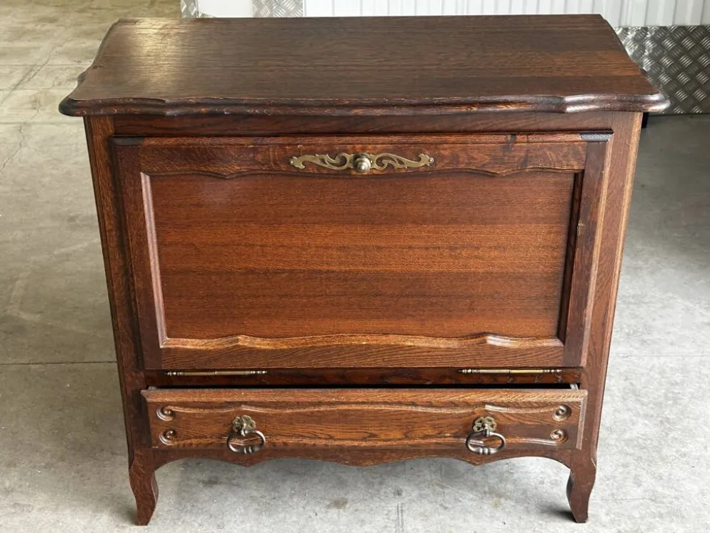 Petite commode en chêne à abattant – Mid-Century