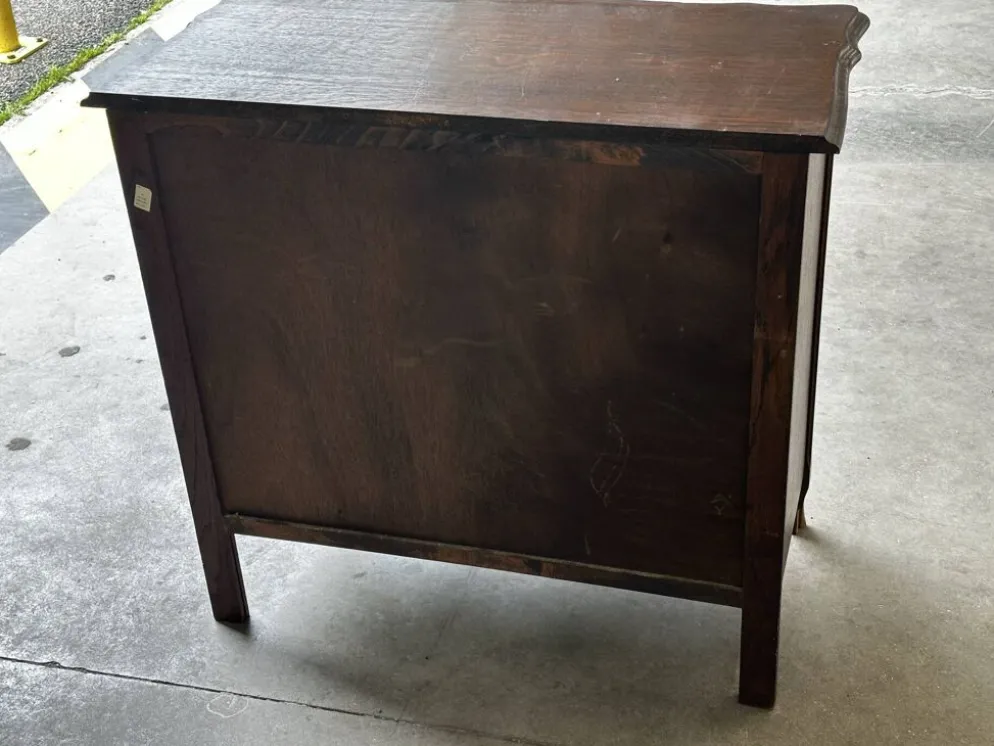 Petite commode en chêne à abattant – Mid-Century