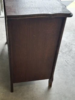 Petite commode en chêne à abattant – Mid-Century