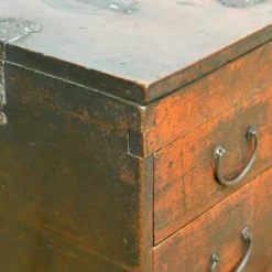 Petite commode japonaise, vers 1900