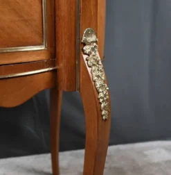 Petite Commode Rognon en Acajou, style Transition – Début XXe