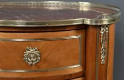 Petite Commode Rognon en Acajou, style Transition – Début XXe