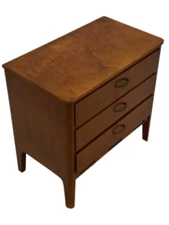 Petite commode vintage des années 1960 en chêne.