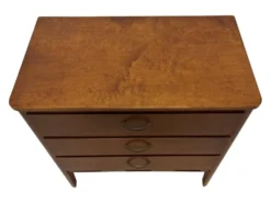 Petite commode vintage des années 1960 en chêne.